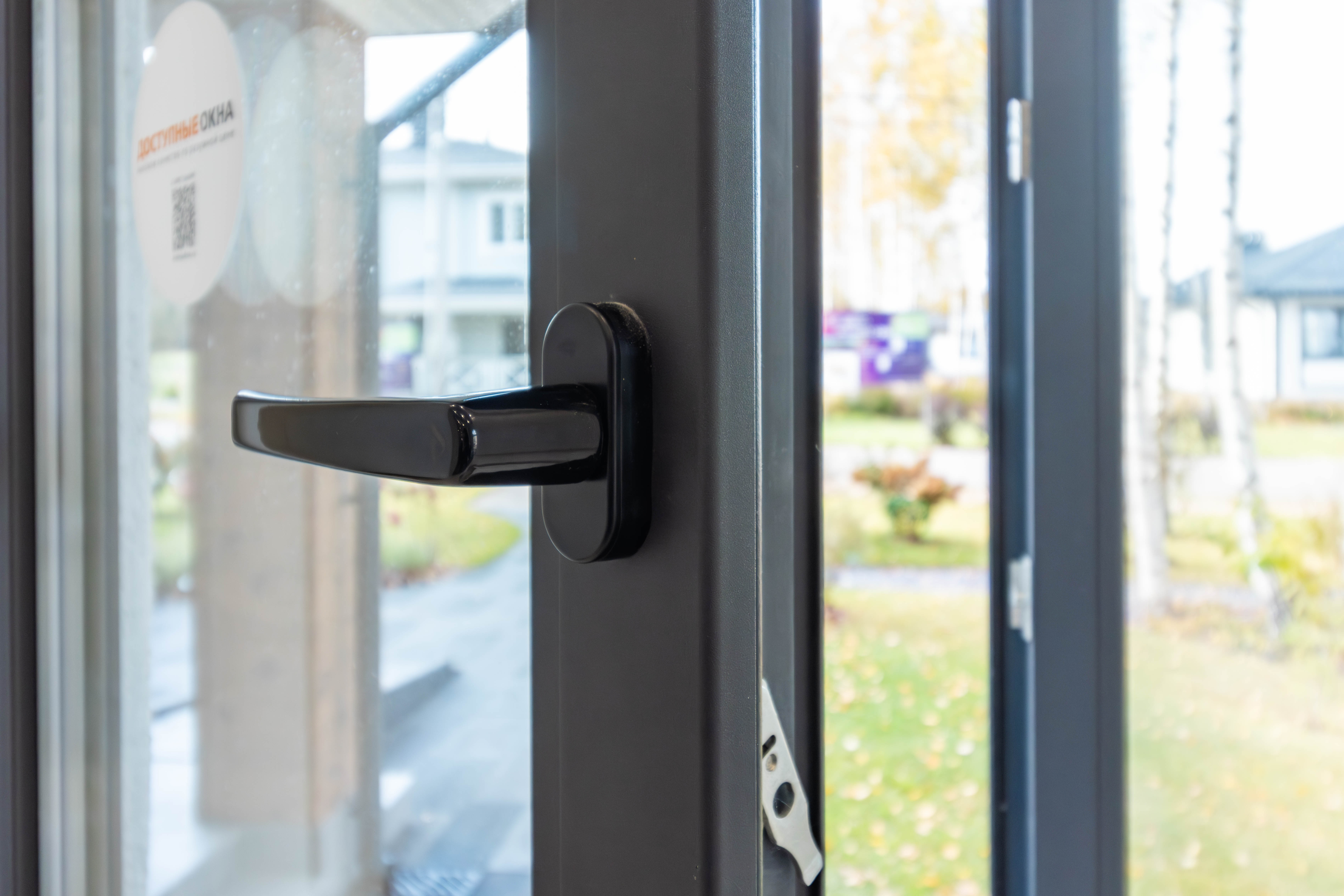 Как снять ручку с пластикового окна