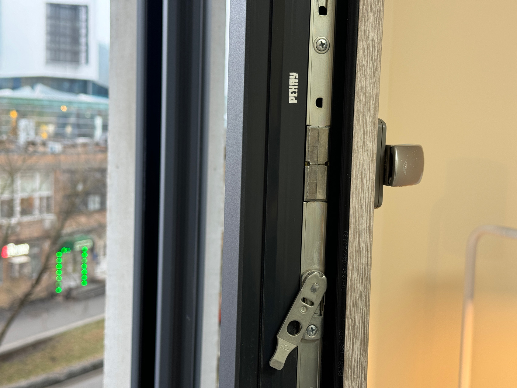 Обслуживание пластиковых окон своими руками: как это делать