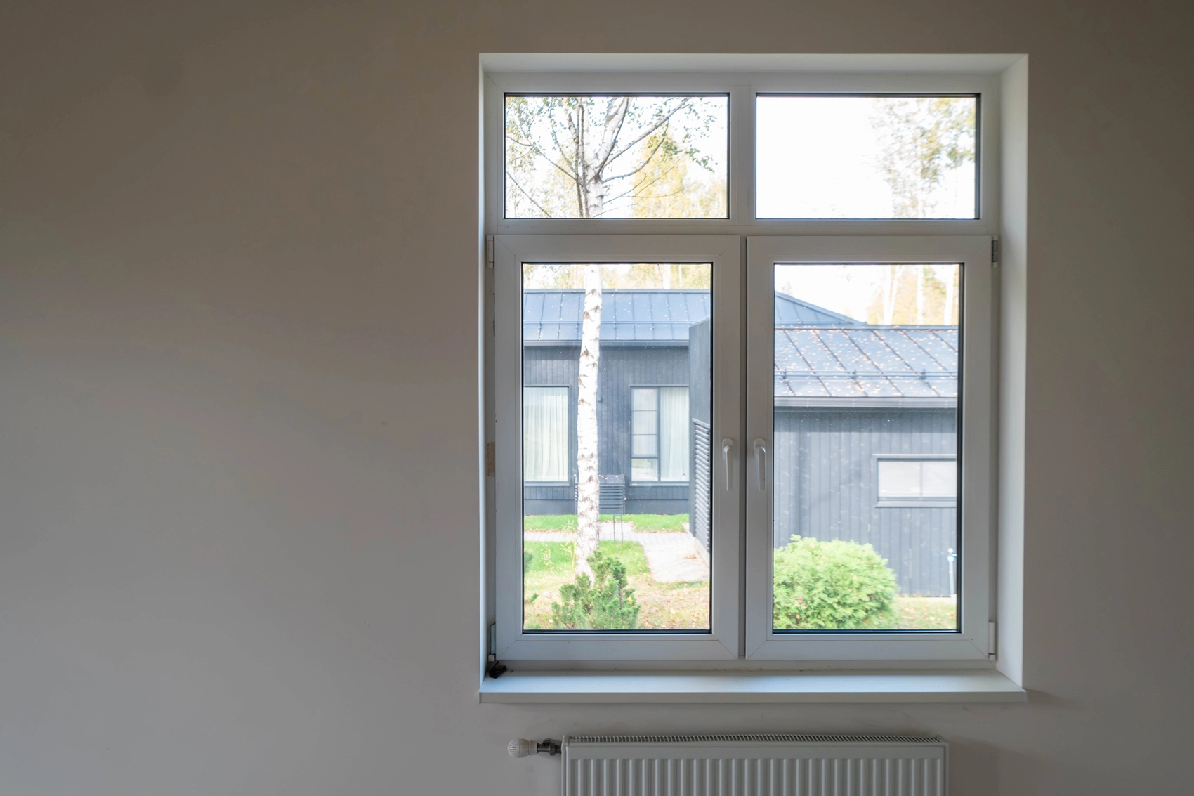 Откосы на окна: зачем они нужны и какие проблемы решают